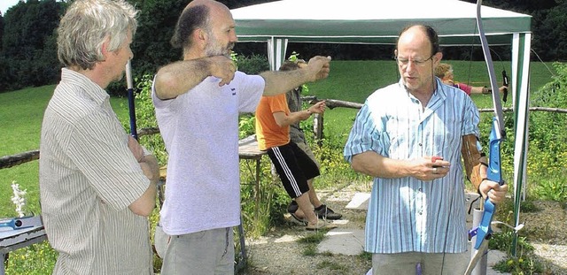 Bogenschieen wird in Kandern immer po...teressenten in die Schusstechnik ein.   | Foto: kanmacher