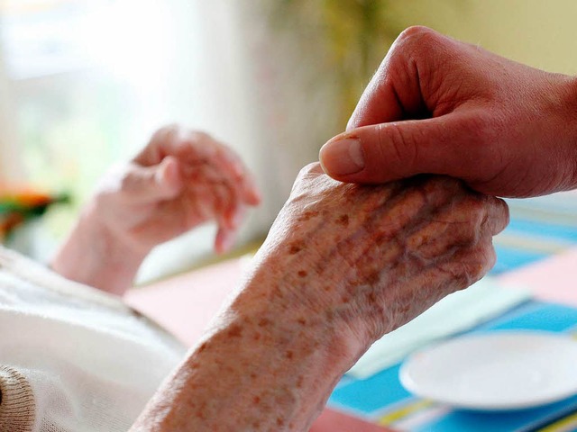 Werden ltere Menschen von rzten schlechter behandelt?  | Foto: dpa