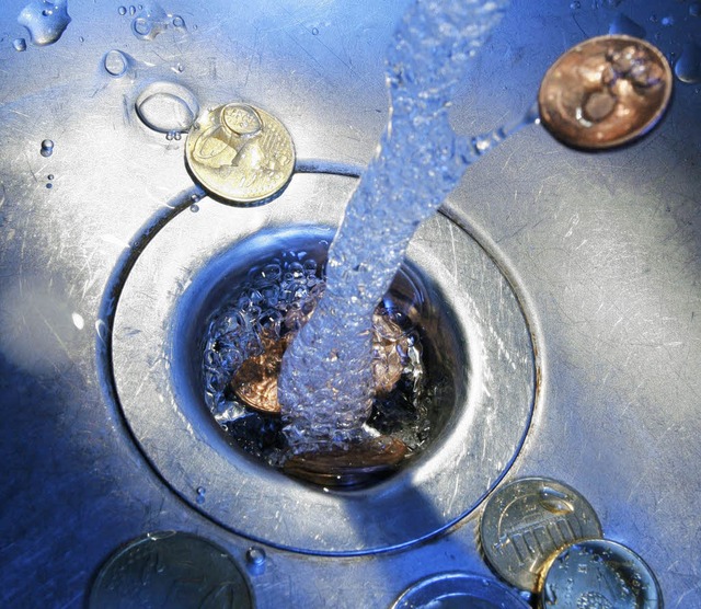 Wasser wird 2011 teurer.   | Foto: ddp