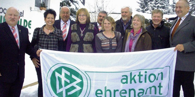 Die DFB-Ehrenamtspreistrger(von links...r Ehrenamtsbeauftragte Rudolf Kleiser.  | Foto: orive