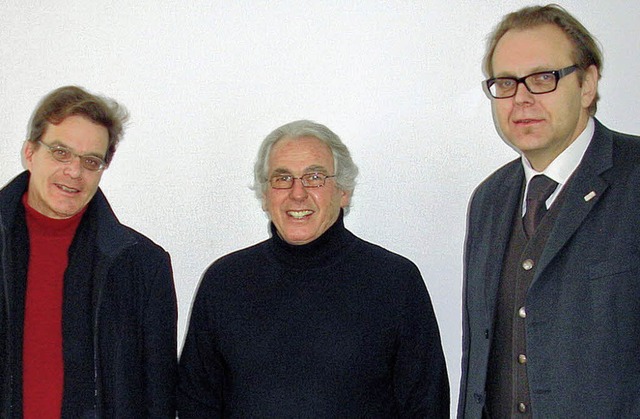 Werner Weinbrecht wird von Brgermeist...tfried Berger (links), verabschiedet.   | Foto: BZ