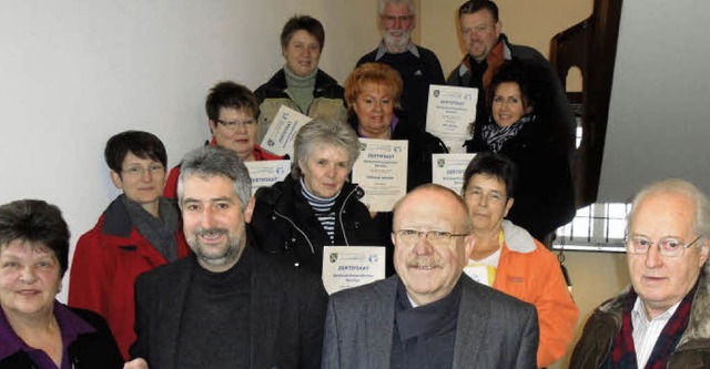 21 Geschfte der Stadt sind als besond...von links) gratulierten zum Erfolg.     | Foto: hansjrg bader