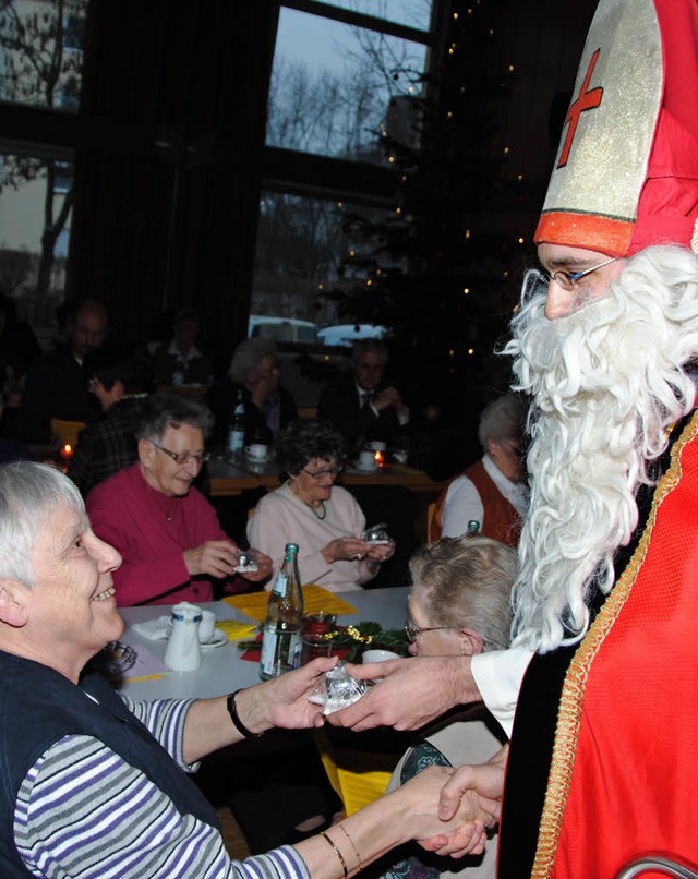 Geschenk vom Nikolaus &#8211; da kommt Freude auf.   | Foto: Sedlak