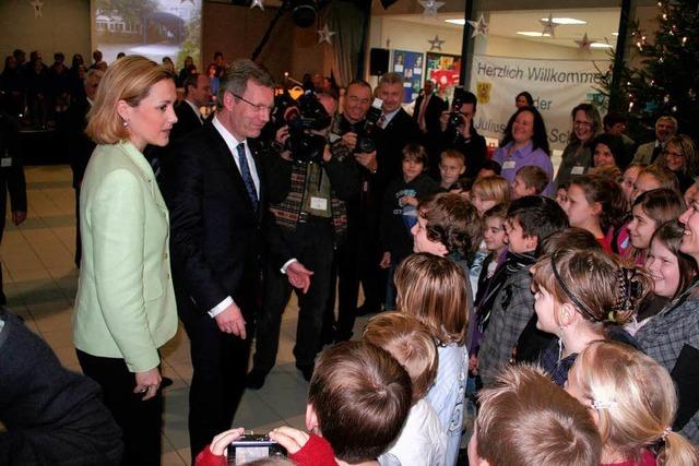 Bundesprsident Wulff ist voll des Lobes ber die Julius-Leber-Schule