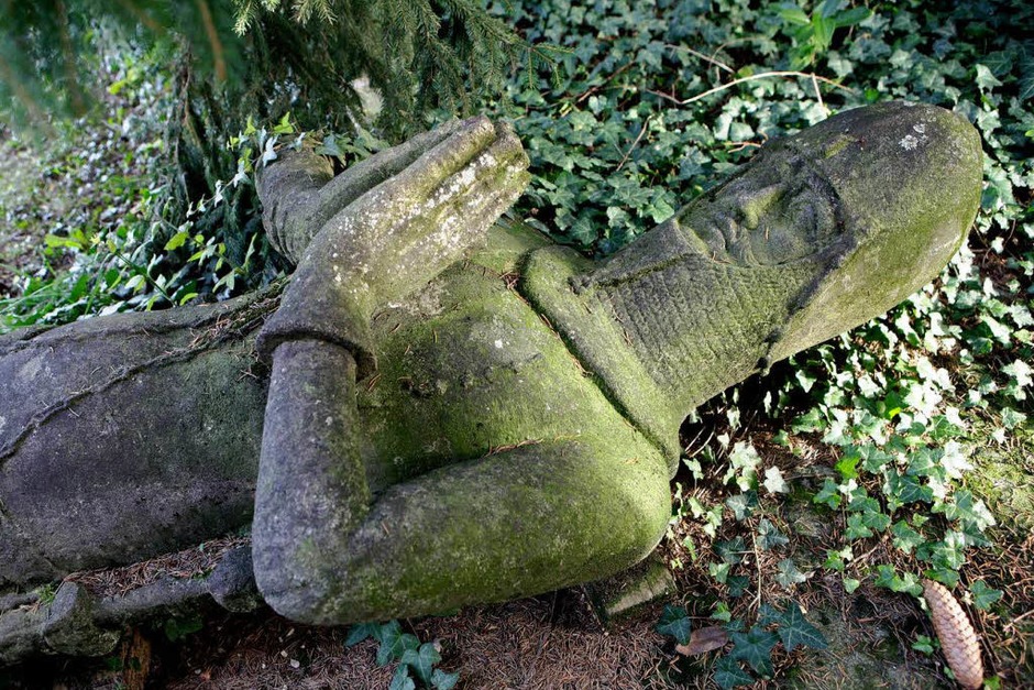 Der emeritierte Politologe Hans-Otto Mühleisen (69) hatte 30 Jahre lang nach der Statue gesucht. Sie lag sieben Jahre lang vor dem Meißenheimer Bauhof in der Ortenau (Foto: Christoph Breithaupt) Der emeritierte Politologe Hans-Otto Mühleisen (69) hatte 30 Jahre lang nach der Statue gesucht. Sie lag sieben Jahre lang vor dem Meißenheimer Bauhof in der Ortenau (Foto: Christoph Breithaupt)