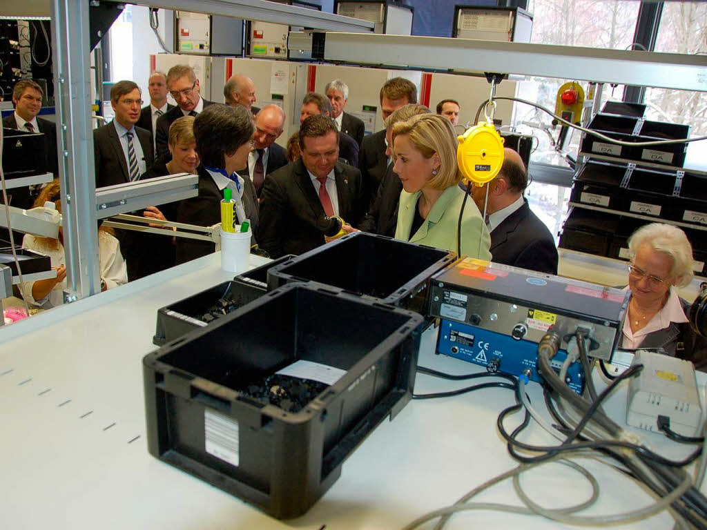 Bundesprsident Christian Wulff und Ministerprsident Stefan Mappus bei der Sick AG in Waldkirch.