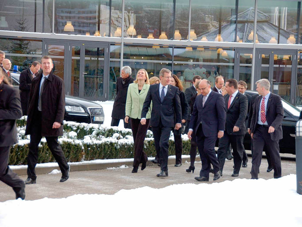Bundesprsident Christian Wulff und Ministerprsident Stefan Mappus bei der Sick AG in Waldkirch.