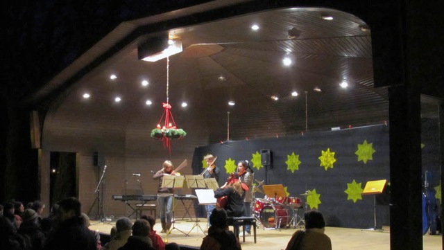 Das Streichquartett spielte bei der Weihnachtsfeier auf  | Foto: Rebekka Sommer