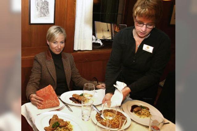 Topinambur-Suppe, Rehschnitzel und Zimtmousse