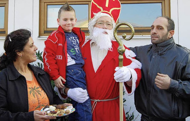 Der Nikolaus-Besuch bescherte den Kindern einen Freudentag.   | Foto: Danielle Hirschberger