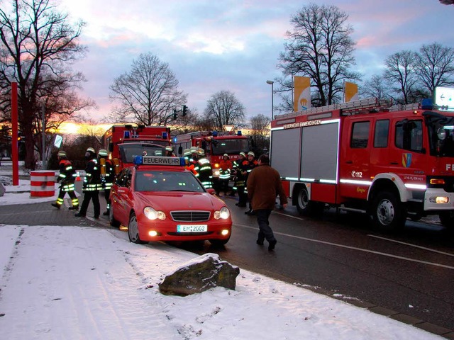 Mit einem Groaufgebot war die Feuerwehr am Samstag beim Kaufland im Einsatz.   | Foto: Konrad Meicher