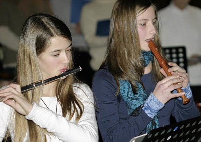 Fltentne: Elina Zumholte und Mona Speth.  | Foto: Dagmar Barber