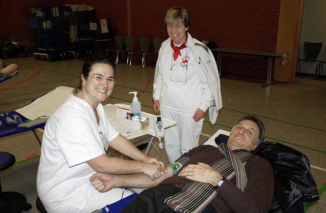 Mehr als 250 Blutspender wurden in der Sporthalle Brombach versorgt.  | Foto: Paul Schleer