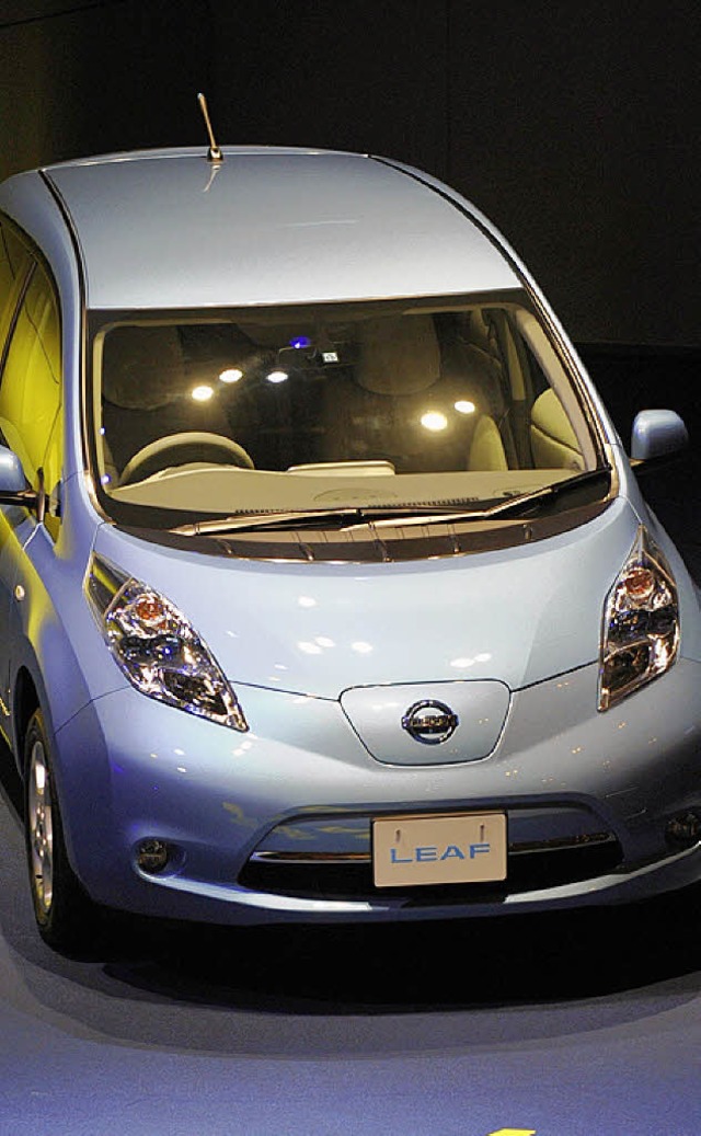 Mit dem Leaf will Nissan den Markt fr Elektroautos erobern.  | Foto: AFP