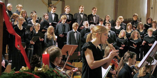 Eine Schule zeigt sich ganz musikalisc...ker beim Konzert in der Stiftskirche.   | Foto: fssel