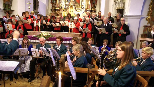 Erstmals warteten in der Pfarrkirche S...rg mit einem gemeinsamen Konzert auf.   | Foto: Werner Probst