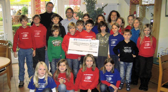 Die Grundschule in Wagenstadt unterst...n fr krebskranke Kinder in Freiburg.   | Foto: Privat