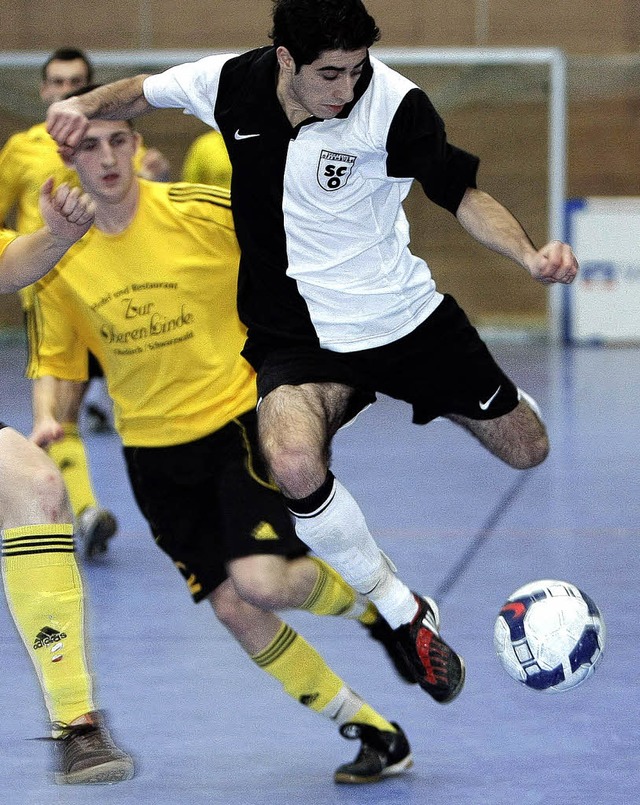 Technisch feiner Fuball wird bei den ...turnieren ber die Feiertage geboten.   | Foto: Faruk nver (Archiv)