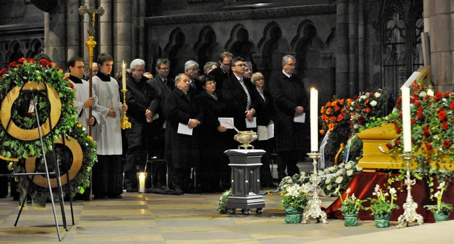 Requiem fr Eugen Martin: unter den Tr...r Helmut Rau (erste Reihe von rechts).  | Foto: Michael Bamberger