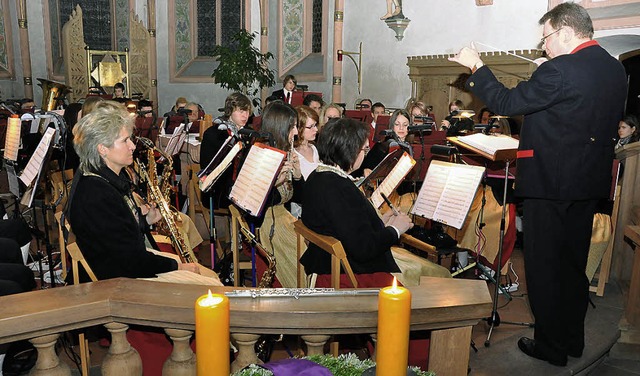 Ein festliches Konzert gab die Trachte...ederrimsingen in der Laurentiuskirche.  | Foto: kai kricheldorff