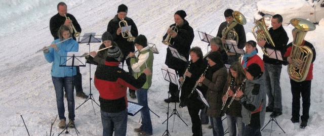 Ein musikalischer Gru vor der Kirche in Wies.   | Foto: Ulrike Osswald