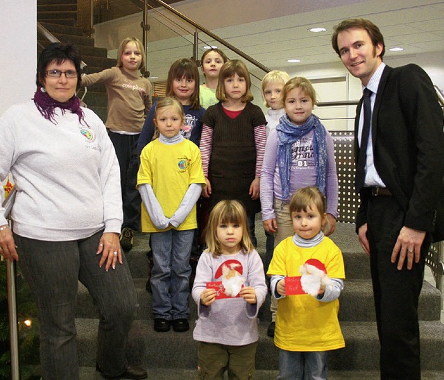 Kinder vom Jugendrotkreuz in Lffingen...atienten der Helios Klinik gebastelt.   | Foto: Privat