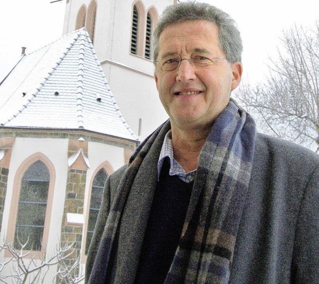 Sein letztes Weihnachtsfest in Bickens...er langjhrige Pfarrer Bernhard Goetz.  | Foto: thomas rhenisch