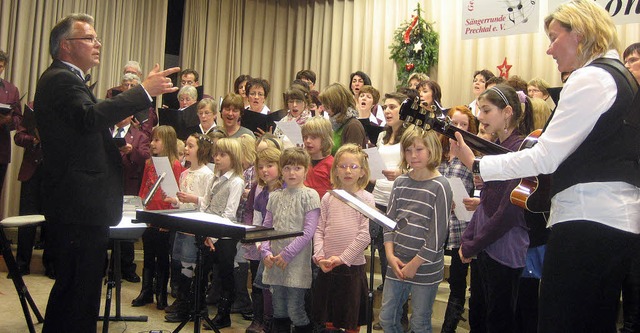 Das Adventskonzert der Sngerrunde Pre...viele Besucher in die Steinbergahalle.  | Foto: Thomas Steimer