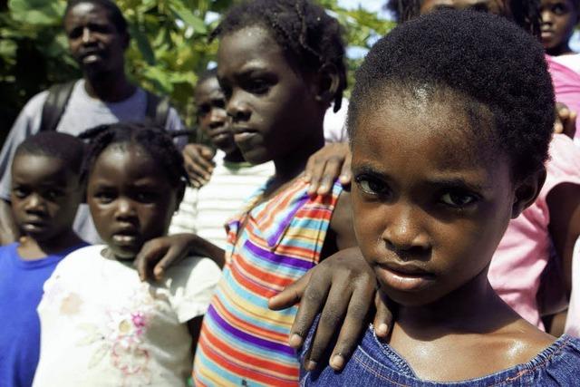Nikoläuse helfen in Haiti und Pakistan