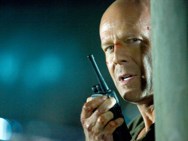 &#8222;Yippie ya yay &#8211; Schweineb...; Bruce Willis&#8217; Spruch zum Fest.  | Foto: ddp