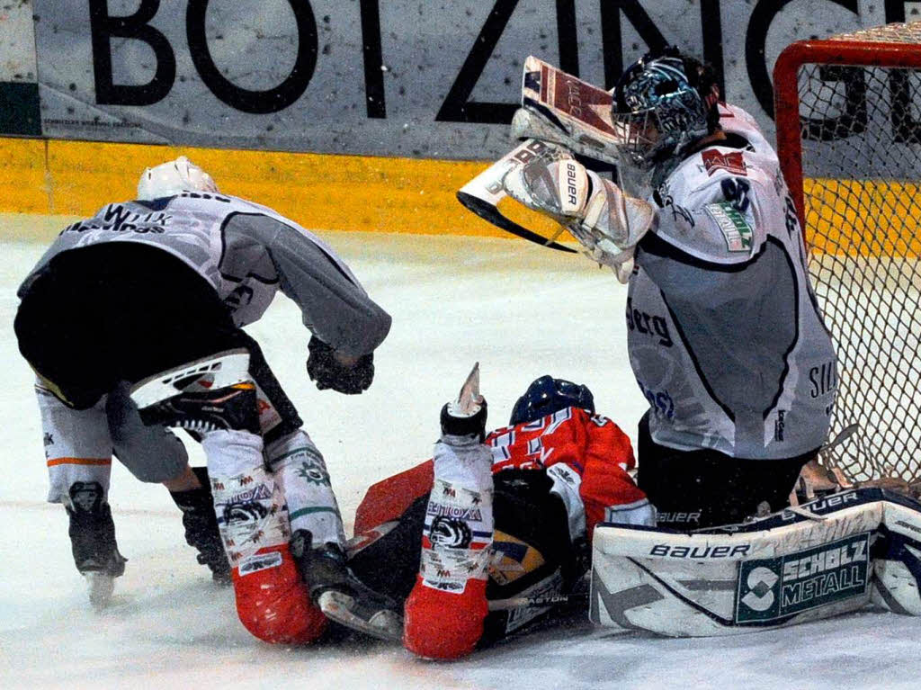 Packendes Derby in Freiburg: Erst liegen die Wlfe hinten, dann erzielen sie den Ausgleich – und verlieren schlielich doch mit 4:5.