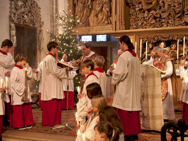 Am 2. Weihnachtsfeiertag feierte die B...arald Wochner (links) die Festpredigt.  | Foto: Martin Hau