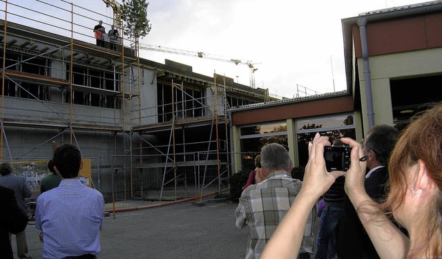 Im Oktober wurde am  Schulneubau in Sasbach  Richtfest gefeiert.  | Foto: Michael Haberer