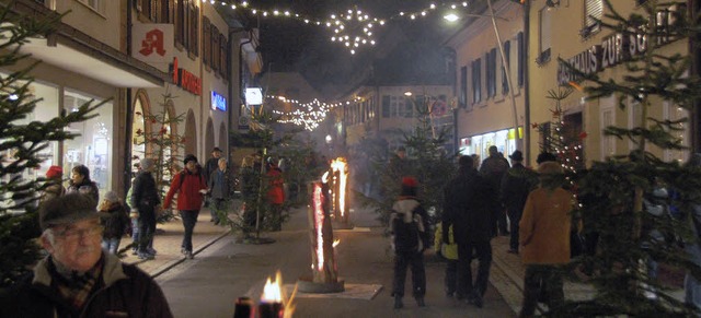 Stimmungsvolles Markenzeichen: Die Kanderner  Weihnachtsstrae.   | Foto: Hannes Lauber