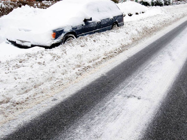 Rutschige Mixtur: Schneematsch, Nsse und Frost.  | Foto: dpa