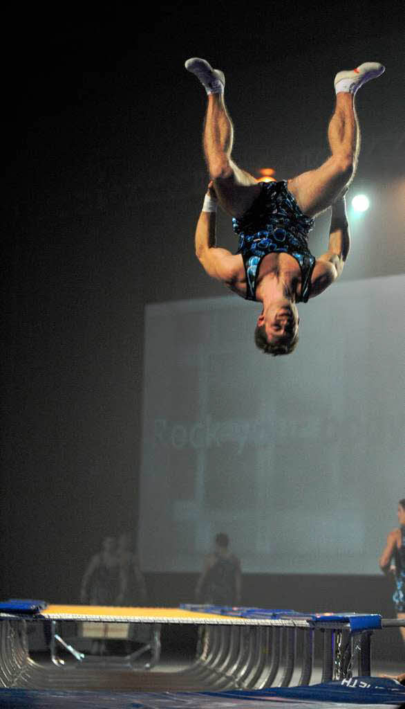 Sport als Kunst: Die Turngala 2010 in der Freiburger Rothaus-Arena.