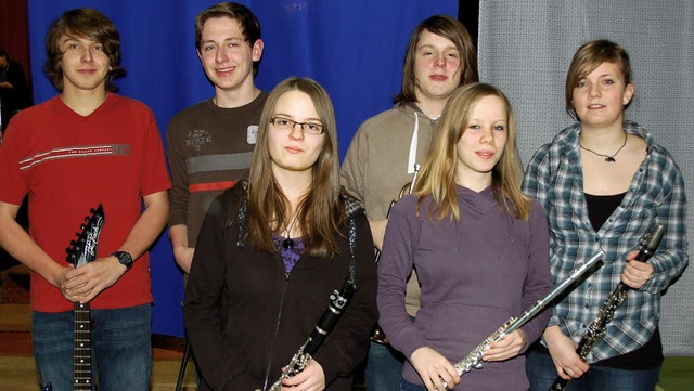 Sie spielen ihr erstes Neujahrskonzert...Adam, Olivia Gerspach, Mareike Kaiser.  | Foto: Binner-Schwarz