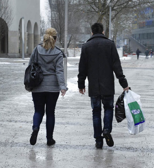 Weniger Menschen zieht es dieser Tage ...eihnachtsgeschenke in die Innenstadt.   | Foto: Jannik Schall