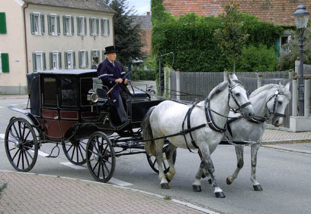 Hermann Weber auf Tour mit dem Kutschen-Express.   | Foto: Sigrid Umiger