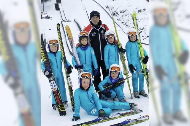 Schneeflckchen tanzen am Himmel – und springen von der Schanze