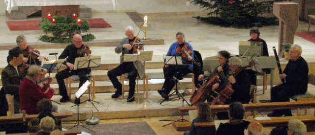 Die Musiker beim Quempassingen sind bereits ein richtiges Kammerorchester.   | Foto: Katharina Schiller