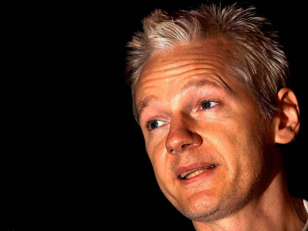 Neuer Job: Wikileaks-Gründer Julian Assange wird Klempner Neuer Job: Wikileaks-Gründer Julian Assange wird Klempner