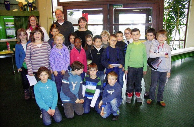 Bonjour und Salut in Simonswald: Die S...ten von links) mit ihrer Schulklasse.   | Foto: Hans-Jrgen Wehrle