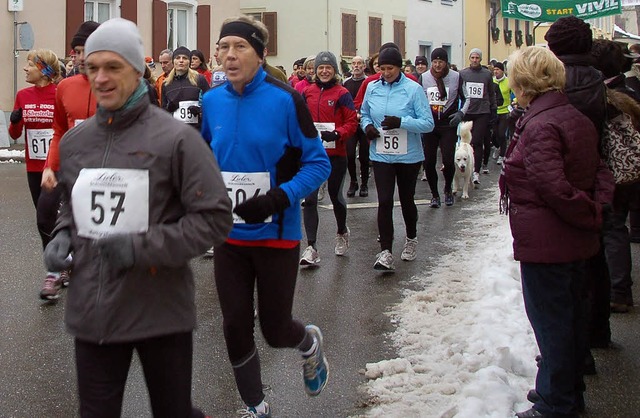 Silvesterlauf einmal anders: Ohne Zeitnahme, dafr aber mit Vierbeiner.  | Foto: Sigrid Umiger