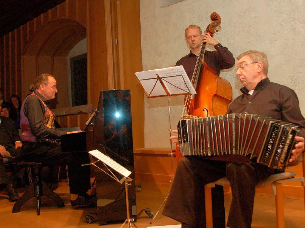 In der Talvogtei Kirchzarten wnschten sich Brger und Ehrengste ein gutes neues Jahr 2011. Reden und Tango-Musik standen im Mittelpunkt des Neujahrsempfangs.
