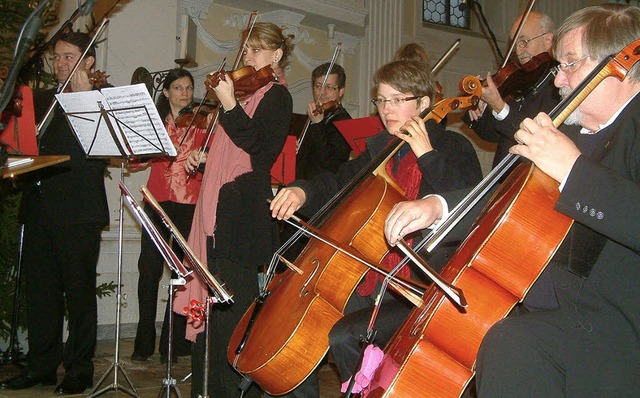 Mit Streicherschwung ins Neue Jahr: Da... der Kirche St. Josef mit Barockmusik.  | Foto: Roswitha Frey