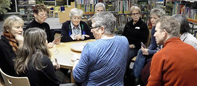 Bei den Spieleabenden werden neue Spiele ausprobiert.  | Foto: Hilde Butz