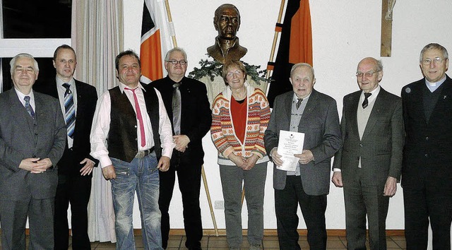 Die Breisacher Kolpingsfamilie ehrte  ...yer und Regionalprses Herbert Skoda.   | Foto: hermann metz