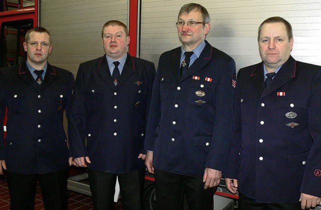 Wechsel an der Spitze der Feuerwehrabt...Hasis, Alois Fischer  und Thomas Eble   | Foto: dieter fink