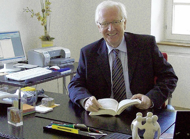 Dieter Klotz will seinen Schreibtisch ...hr vor Ablauf seiner Amtszeit rumen.   | Foto: BZ
